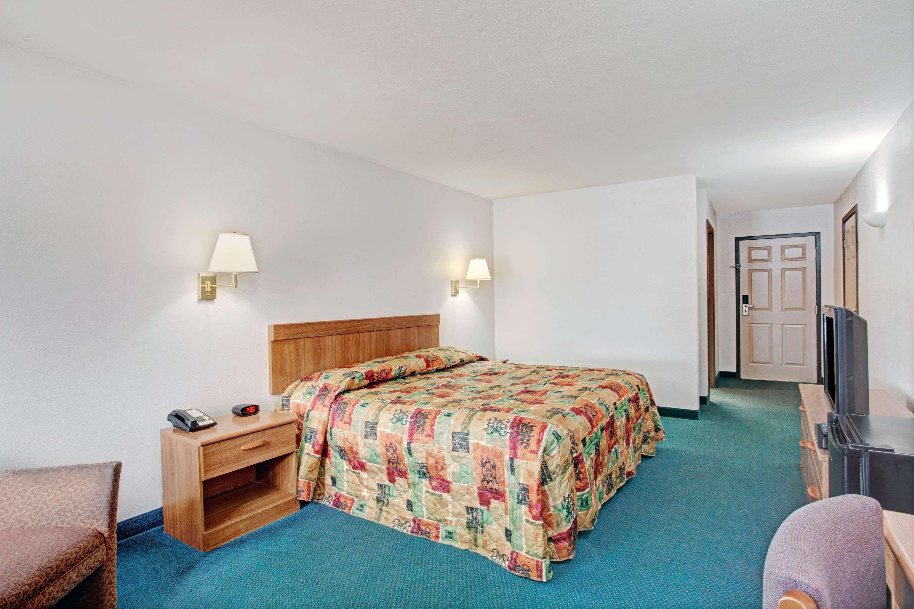 Super 8 By Wyndham Olive Branch Hotel Exterior foto