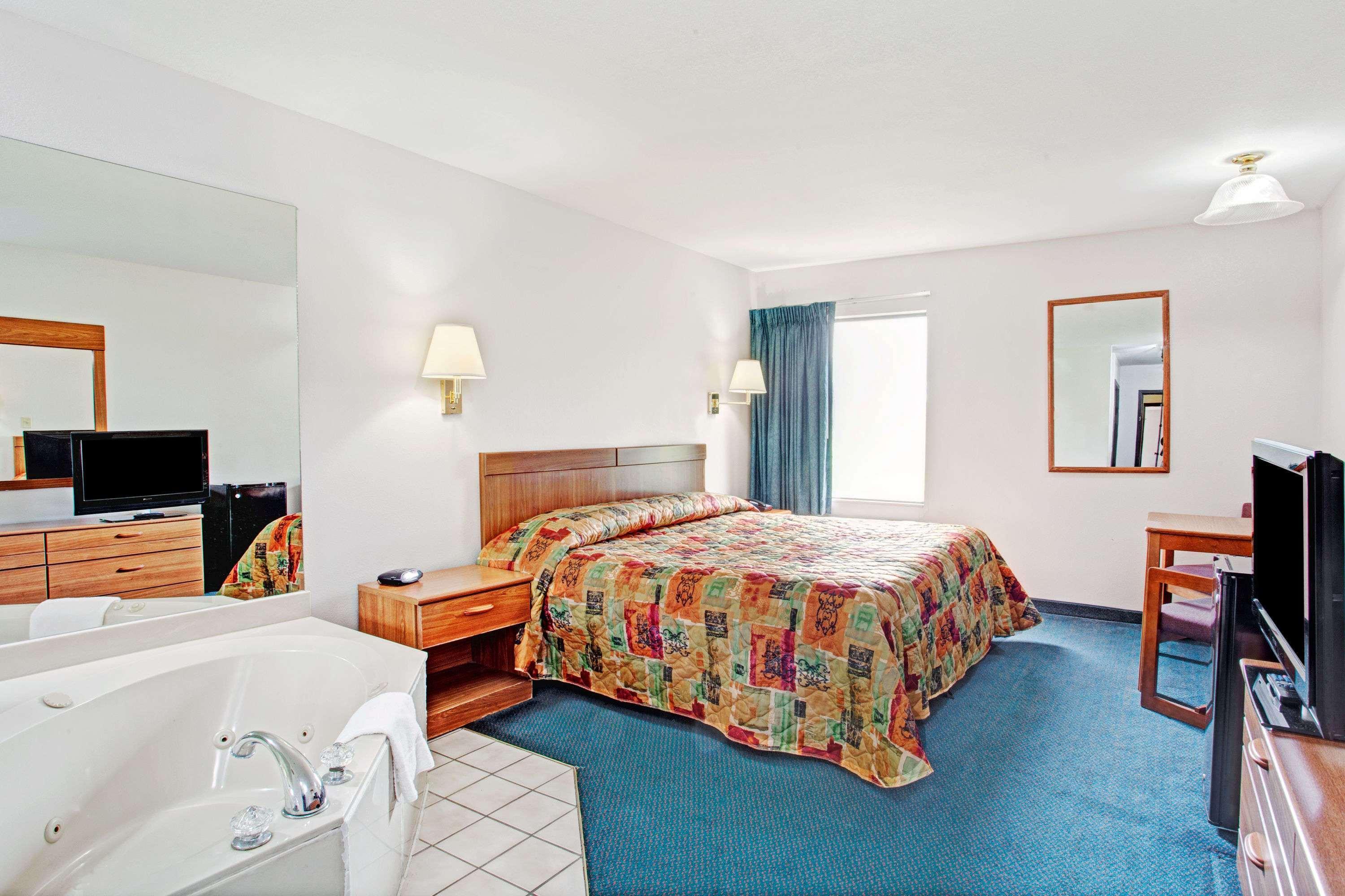 Super 8 By Wyndham Olive Branch Hotel Exterior foto