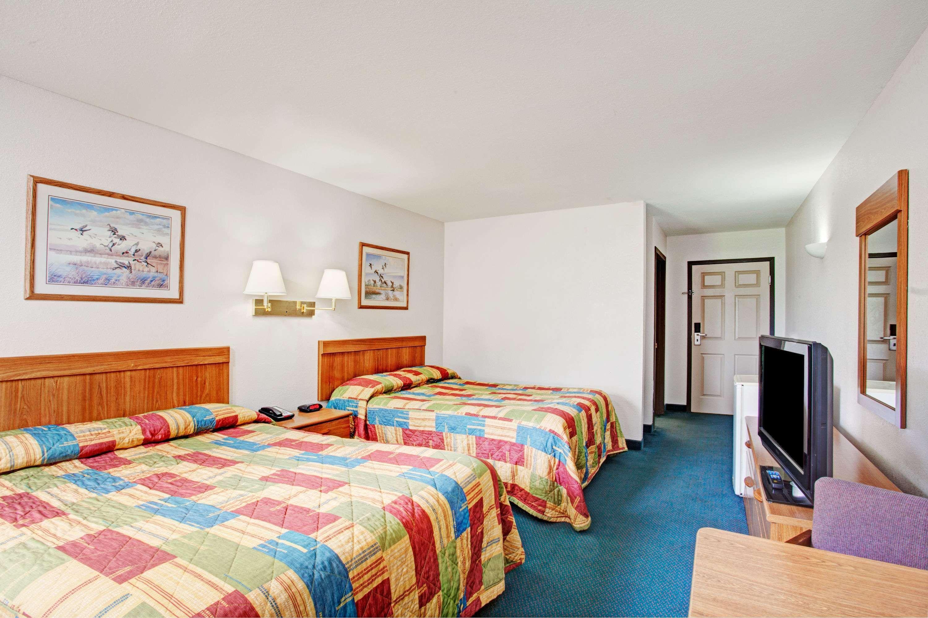 Super 8 By Wyndham Olive Branch Hotel Exterior foto